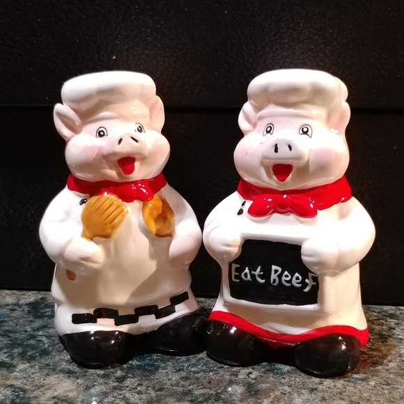 NWOT Salt & Pepper Shakers Chef Pigs - Picture 1 of 6